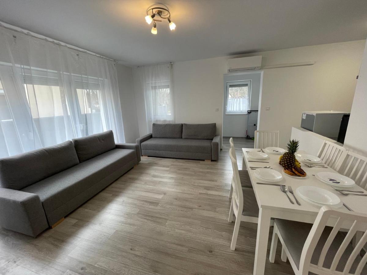 Sorrento Deluxe Apartment - Jacuzzi Siófok Zewnętrze zdjęcie