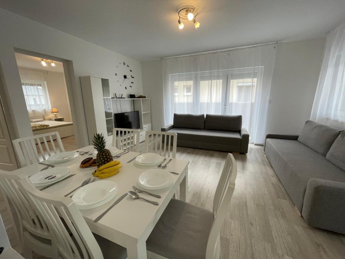 Sorrento Deluxe Apartment - Jacuzzi Siófok Zewnętrze zdjęcie
