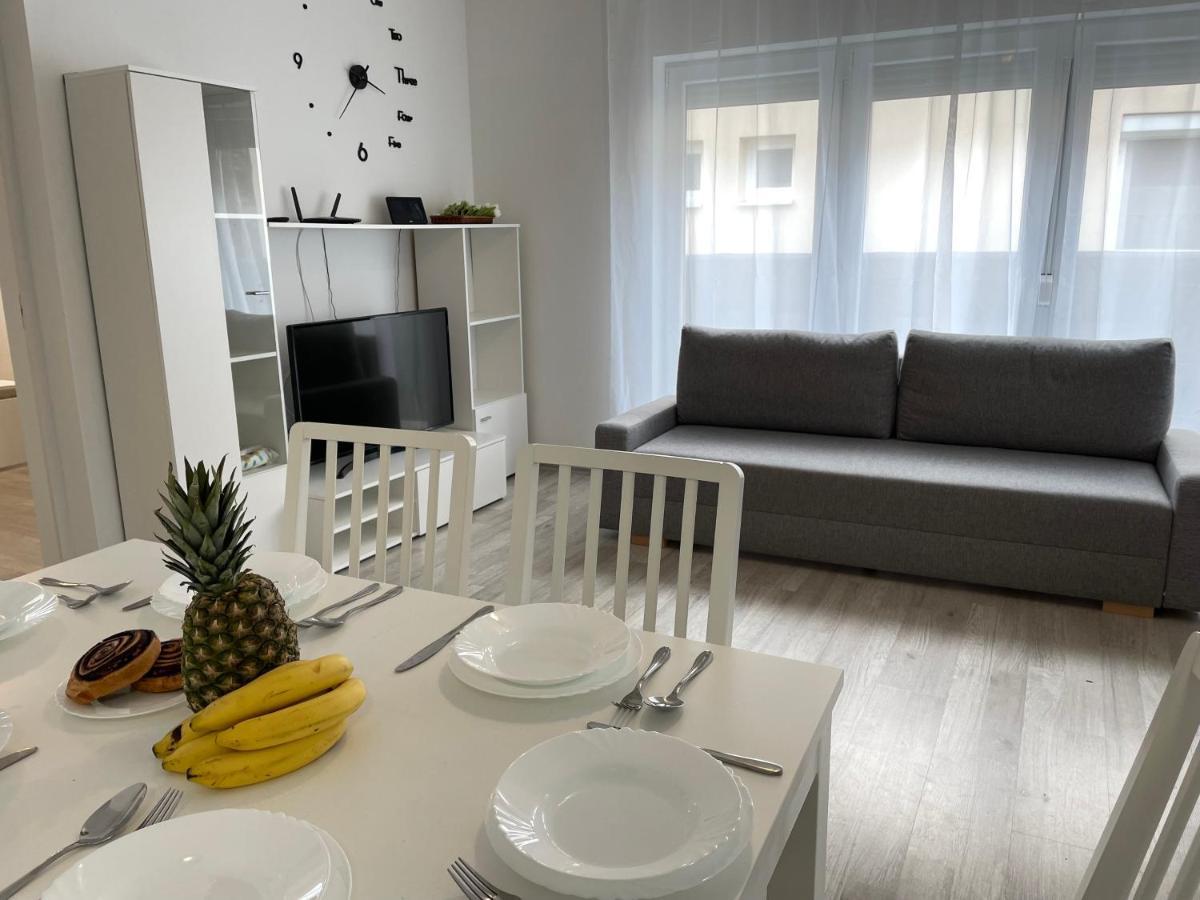 Sorrento Deluxe Apartment - Jacuzzi Siófok Zewnętrze zdjęcie