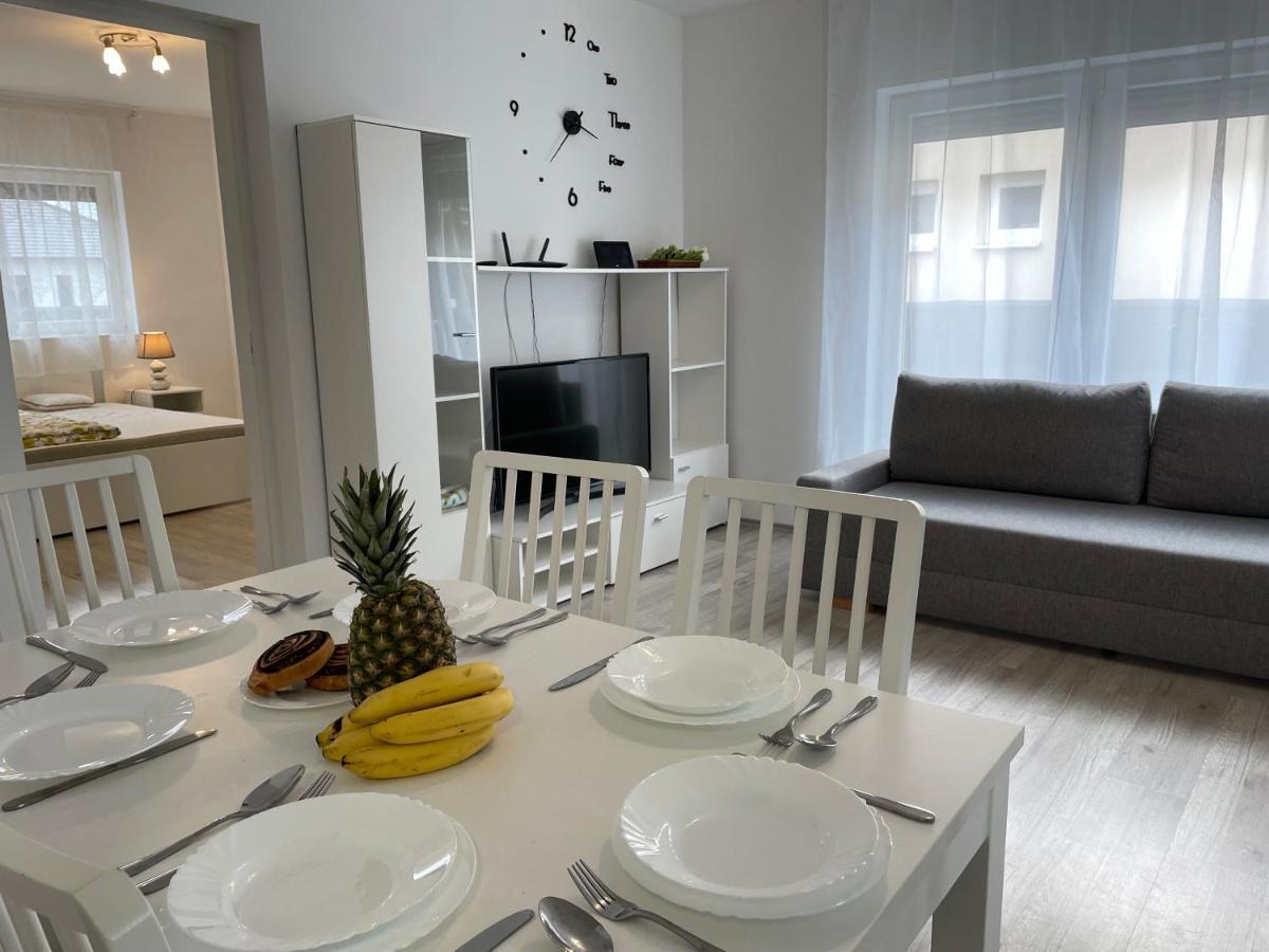 Sorrento Deluxe Apartment - Jacuzzi Siófok Zewnętrze zdjęcie